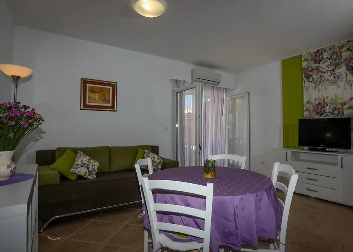 Apartments Plazibat