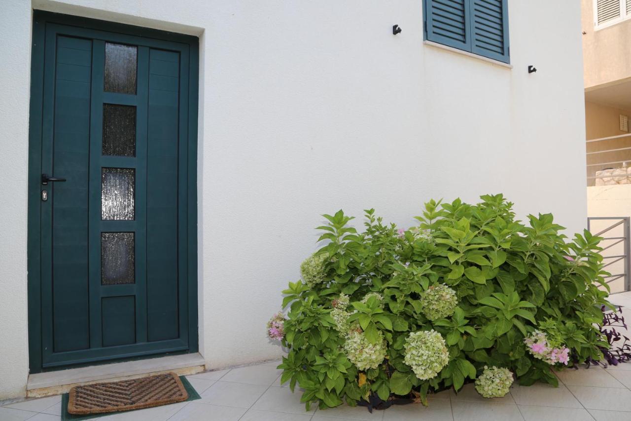 Plazibat * Hvar Town